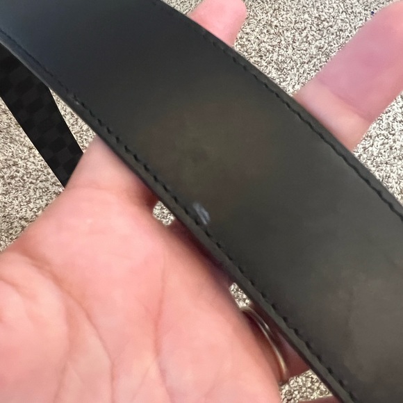 Mens reversible Louis Vuitton belt - Picture 5 of 8